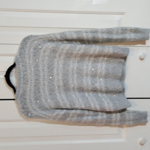 Apt 9 sweater gray/white w/ silver sequins fluffy and soft women's petite medium - Picture 2 of 6